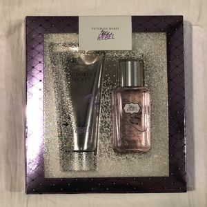 VICTORIAS SECRET “TEASE REBEL” SET